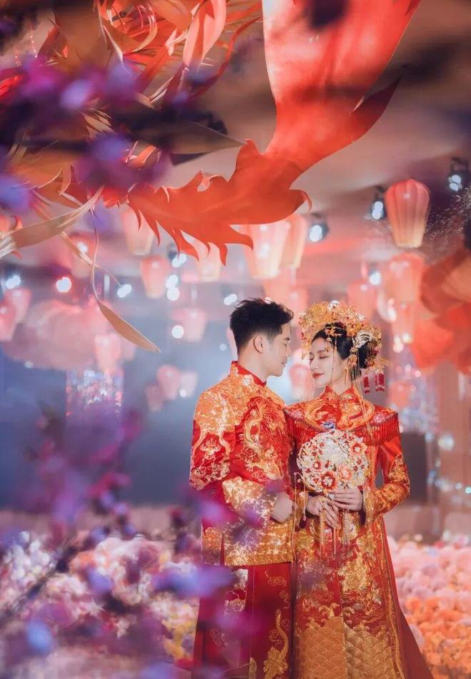 ;霸王茶姬创始人举办婚礼;虎坊桥、海底捞等新店开业pg电子娱乐平台每周一看 瑞幸咖啡考虑竞购蓝瓶咖啡(图4) ;霸王茶姬创始人举办婚礼;虎坊桥、海底捞等新店开业pg电子娱乐平台每周一看 瑞幸咖啡考虑竞购蓝瓶咖啡(图4)